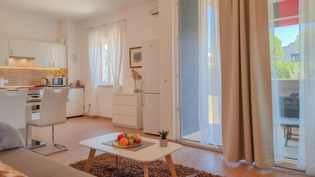 Lea Leilighet Novigrad Istria Eksteriør bilde