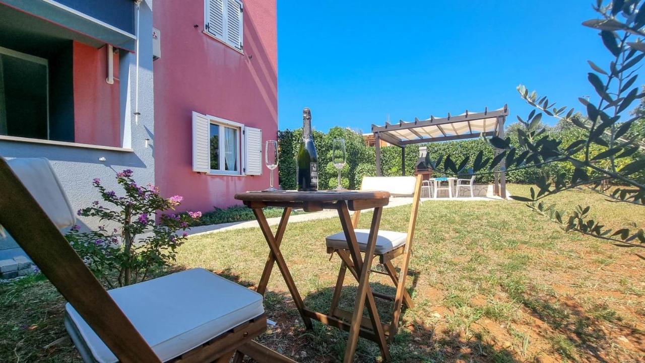 Lea Leilighet Novigrad Istria Eksteriør bilde